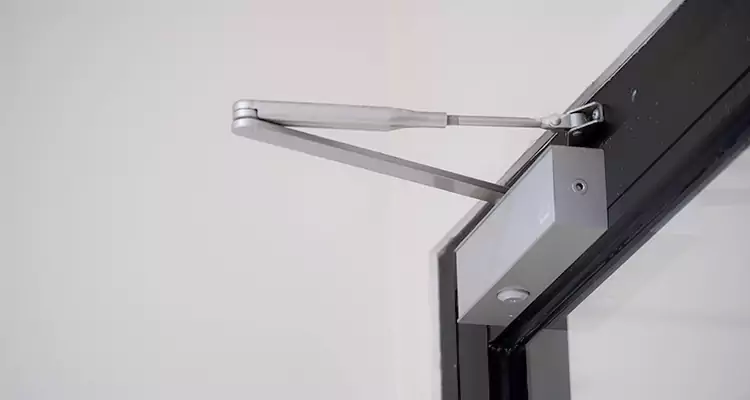 Screen Door Closer Repair in Winter Park, FL